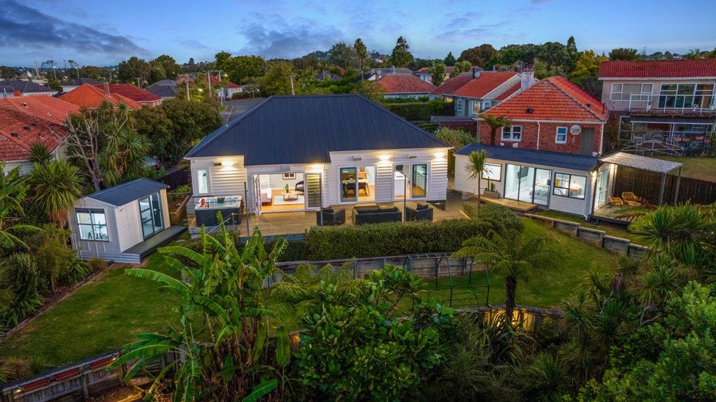 17 Hemington Street, Waterview, Auckland - Carousel 1