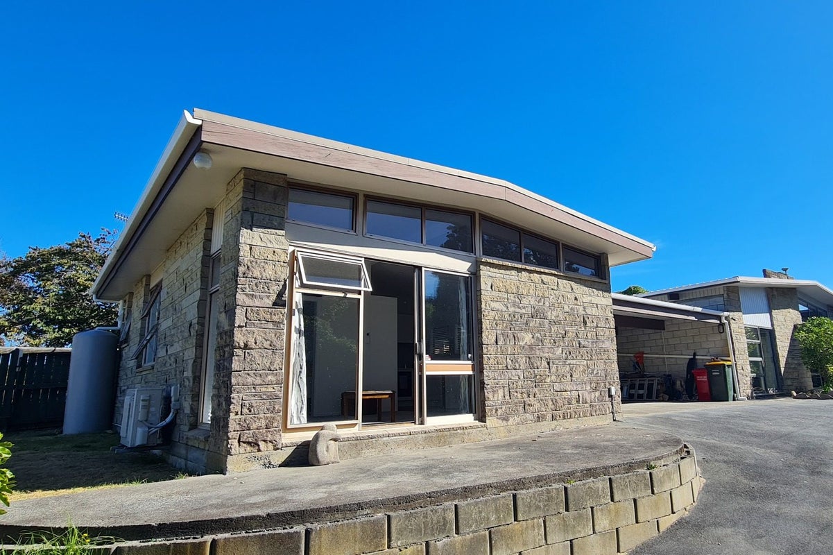 17 Wharemauku Road, Raumati Beach, Paraparaumu - Carousel 1
