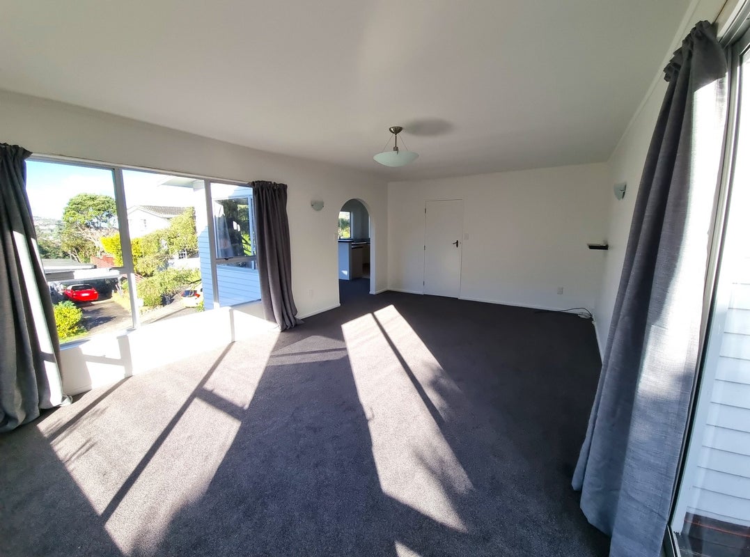 8 Govind Grove, Ngaio, Wellington - Carousel 1