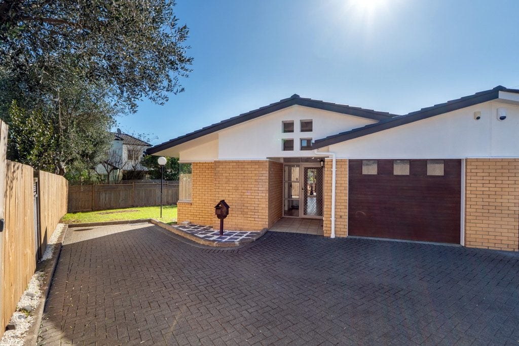 6/17 Matata Street, Blockhouse Bay, Auckland - Carousel 1
