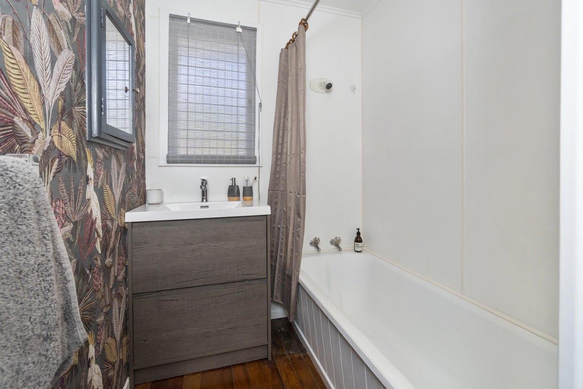 76 Mead Street, Avondale, Auckland - Carousel 13