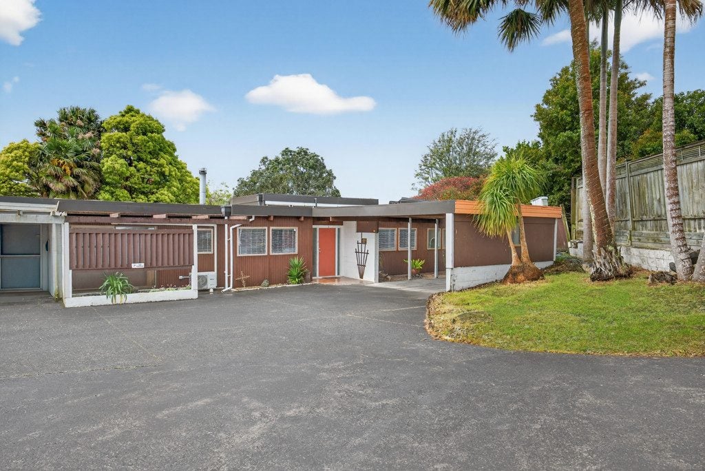 1/13 Wilbur Place, Pakuranga Heights, Auckland - Carousel 1