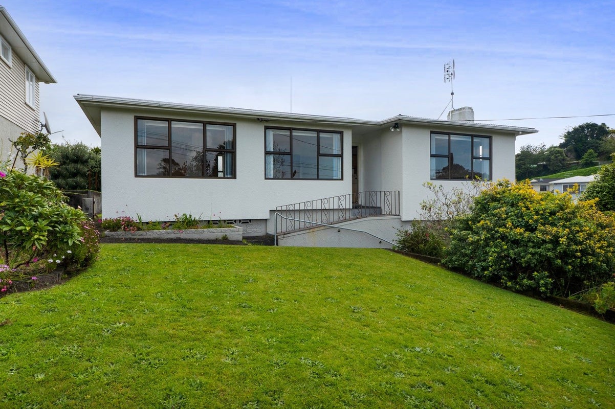 4 Penrith Street, Westown, New Plymouth - Carousel 1