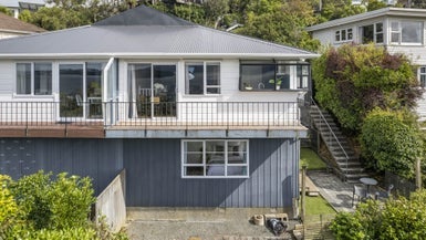 1/161 Onslow Road, Khandallah, Wellington - Carousel 1