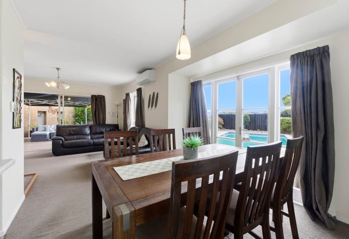 10 Parkview Place, Pakuranga, Auckland - Carousel 2