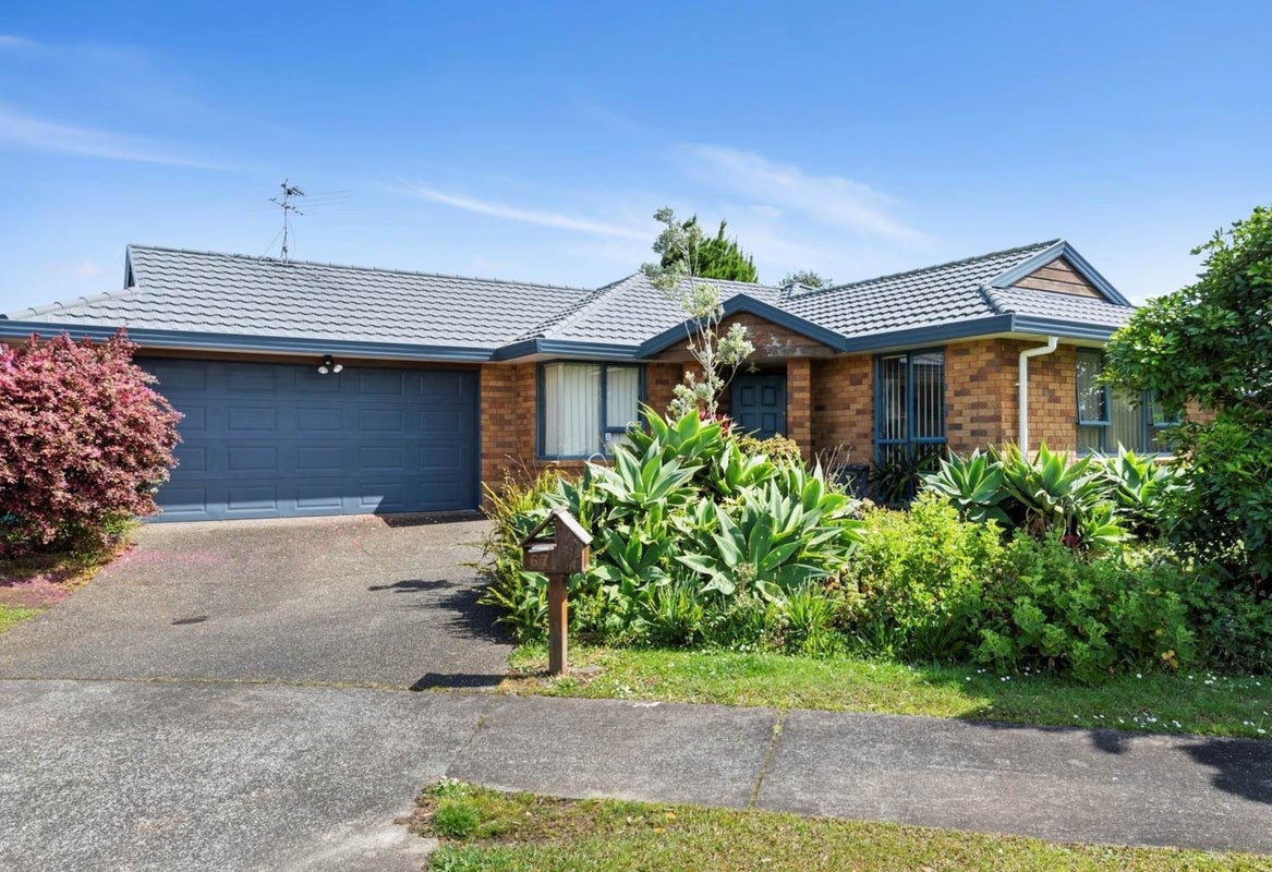 67 Waimahia Avenue, Weymouth, Auckland - Carousel 1