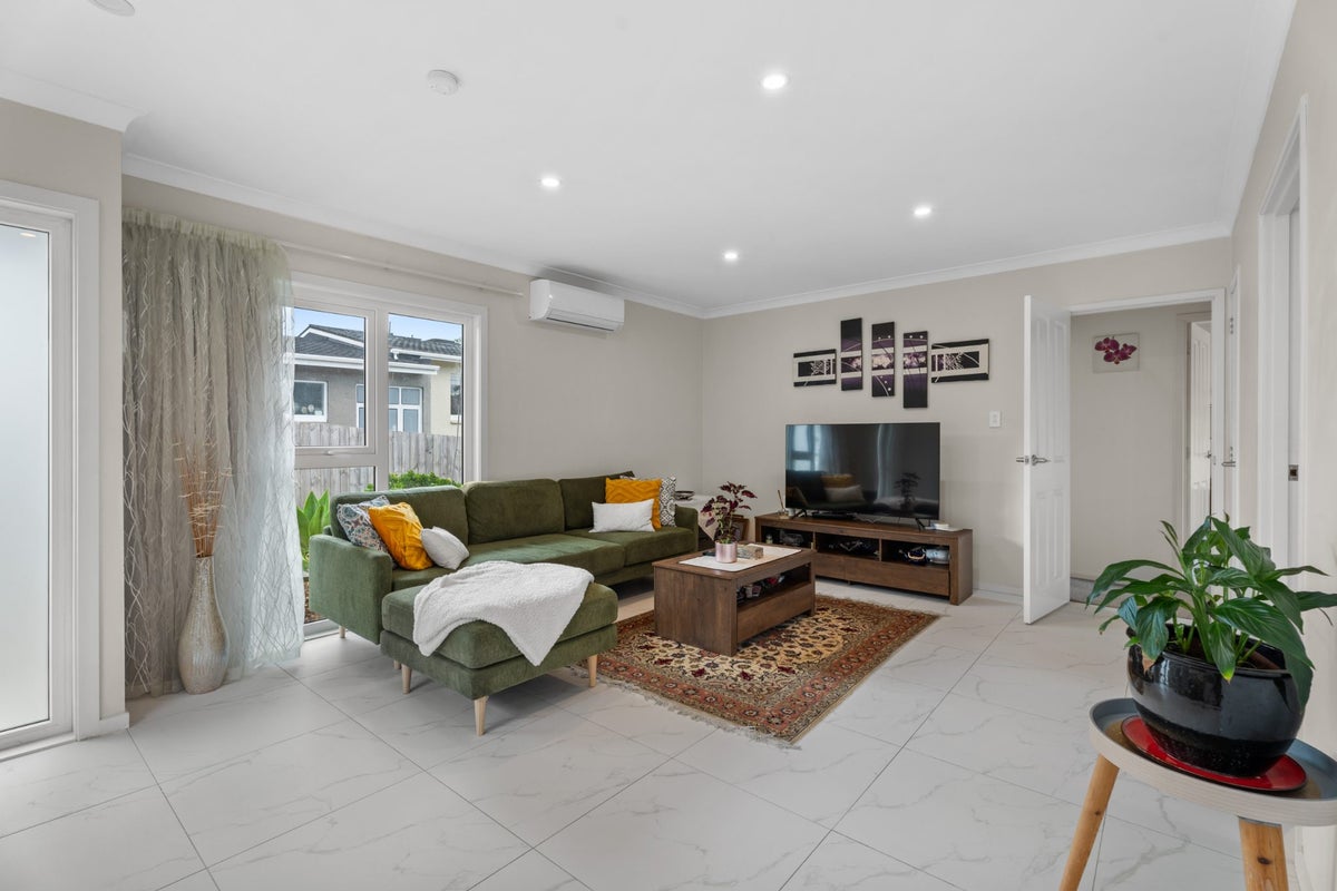 2/36 Gowing Drive, Meadowbank, Auckland - Carousel 1