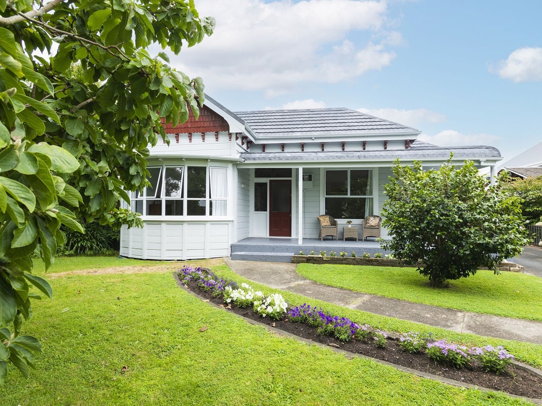 83 Stout Street, Whataupoko, Gisborne - Carousel 1