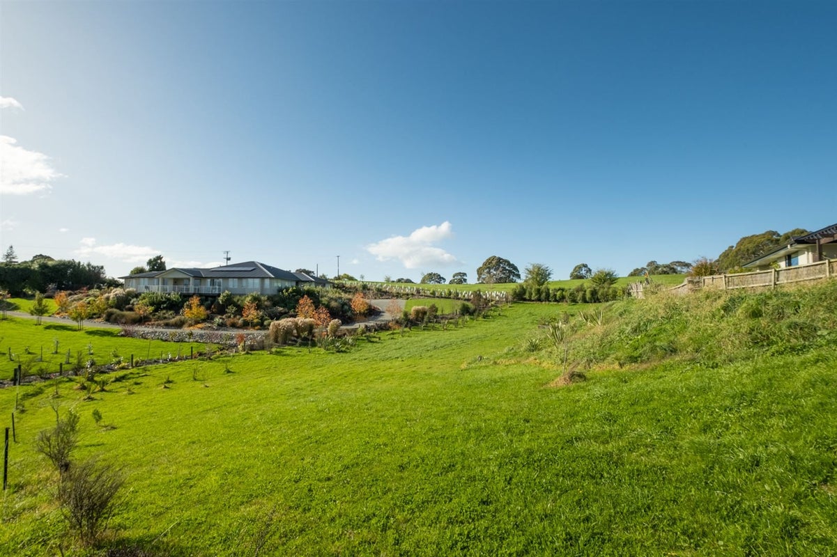 374 Pomona Road, Tasman - Carousel 15