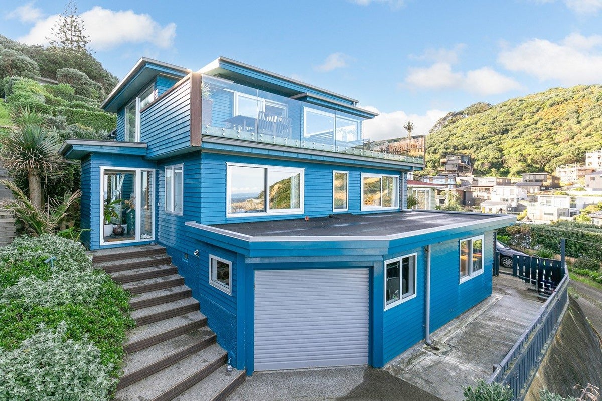 10 Cave Road, Houghton Bay, Wellington, Wellington - Carousel 1