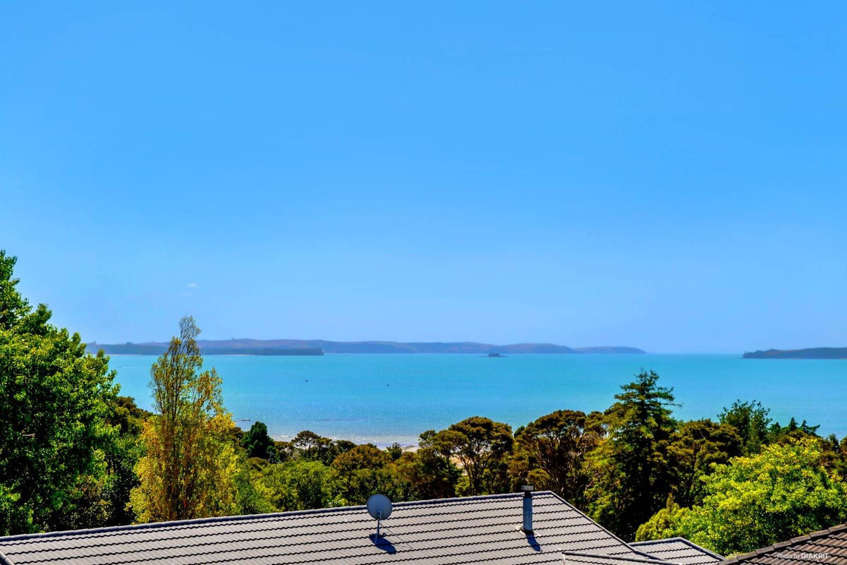 30 Crossland Place, Maraetai, Auckland - Carousel 2