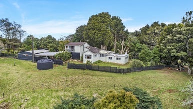 323 Vinegar Hill Road, Kamo - Carousel 1