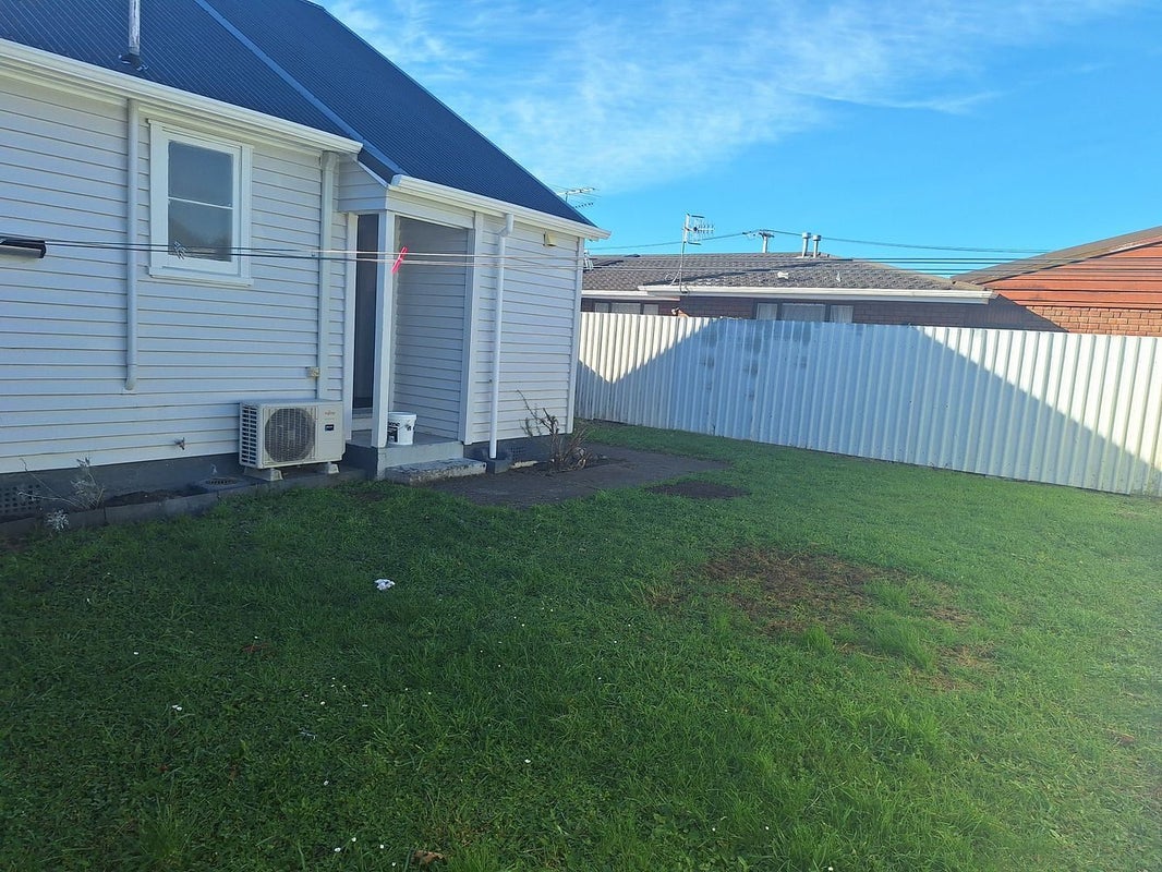 20C Camp Street, Silverstream, Upper Hutt - Carousel 9