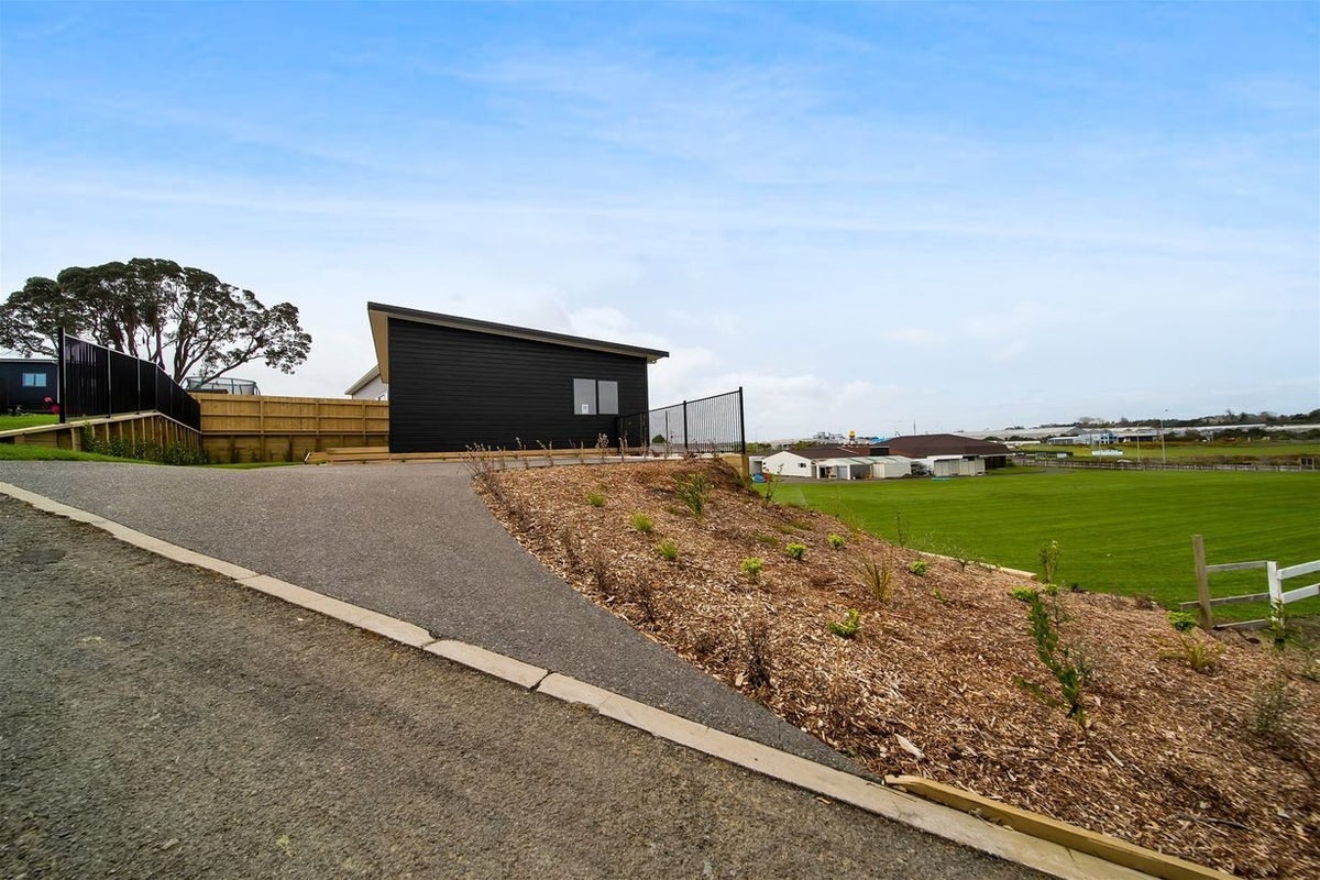 5 Hinz Lane, Bell Block, New Plymouth - Carousel 18