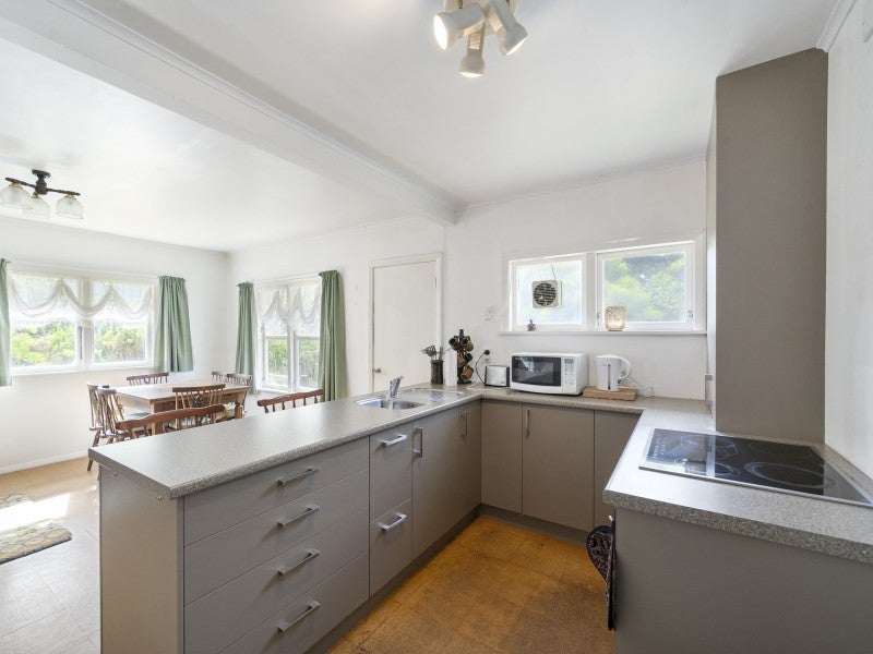 31 Dixie Street, Te Horo Beach - Carousel 1
