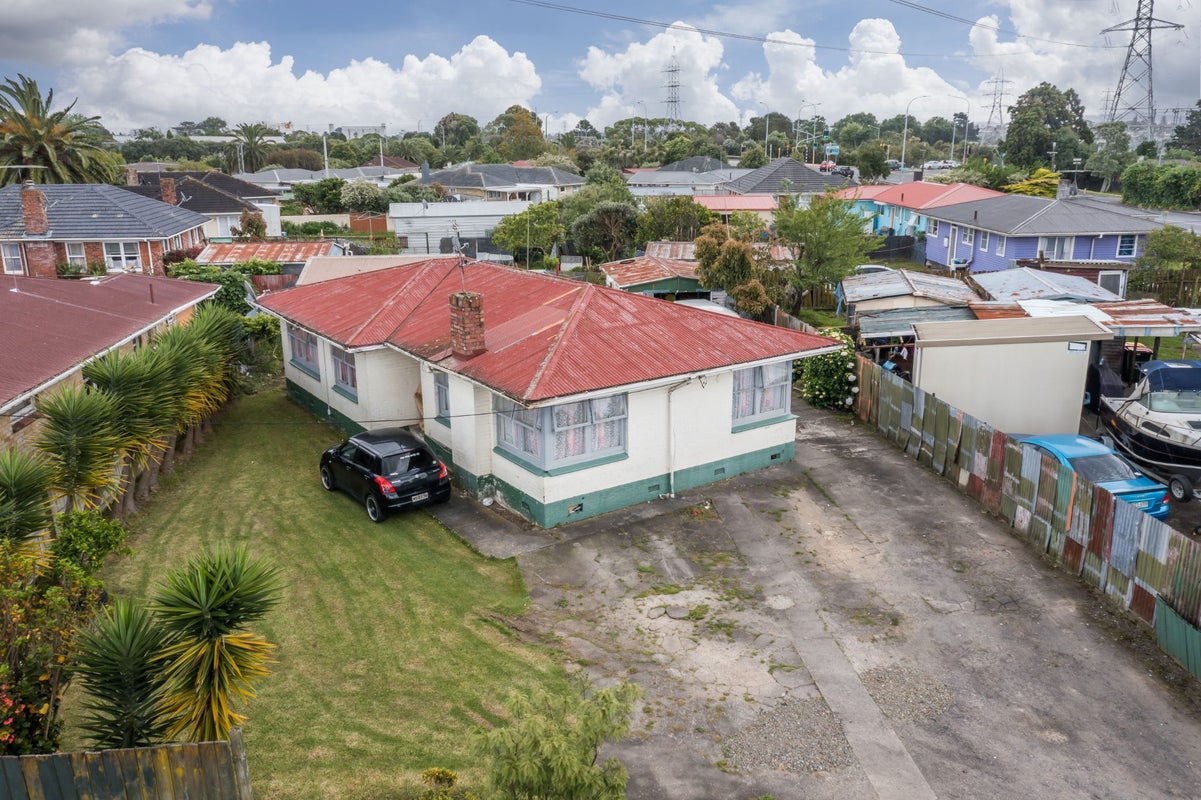 74 Ashton Avenue, Otara, Auckland - Carousel 1