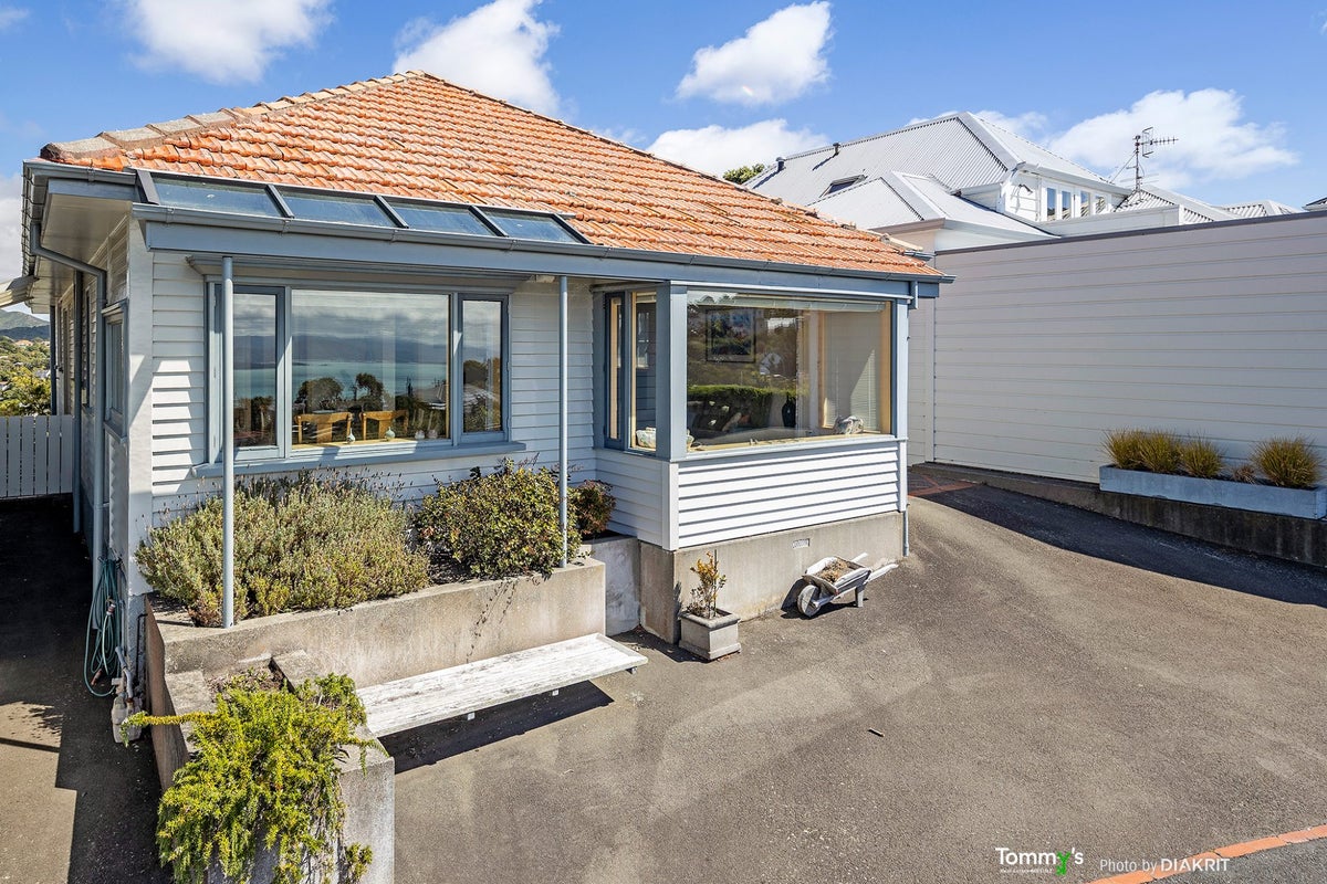 26 Harbour View Road, Northland, Wellington - Carousel 1