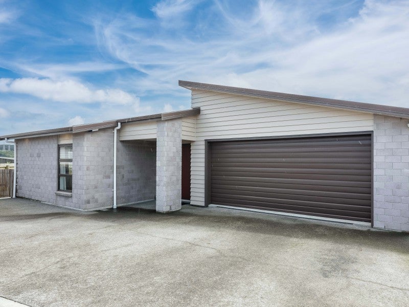 15 Portmore Pl, Grenada Village, Wellington - Carousel 1