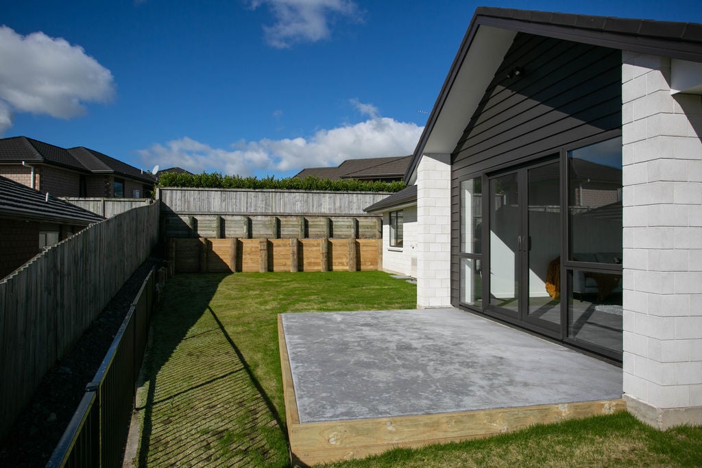 22 Alpers Ridge, Leamington, Cambridge - Carousel 15