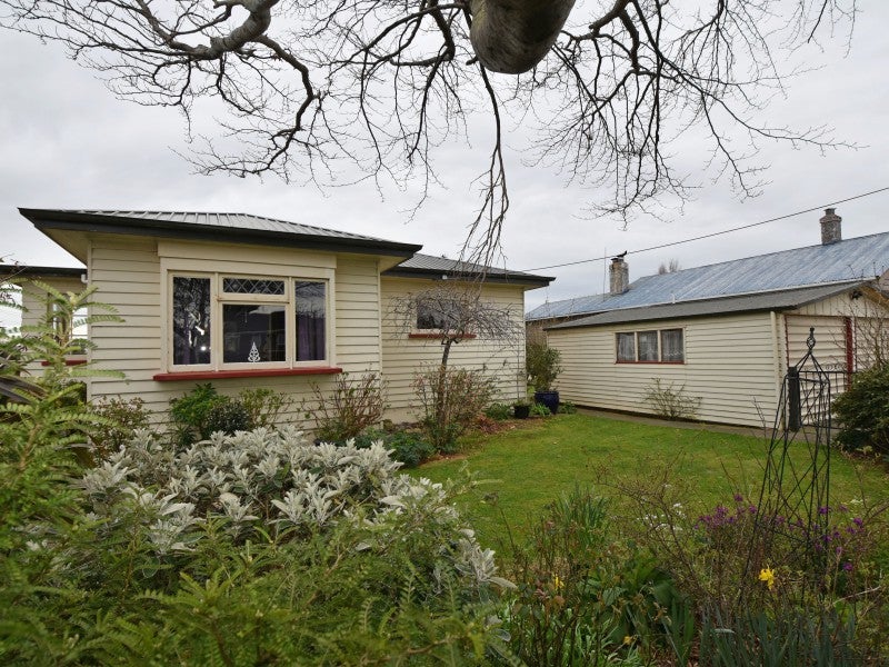 66 Charles Street, Grasmere, Invercargill - Carousel 1