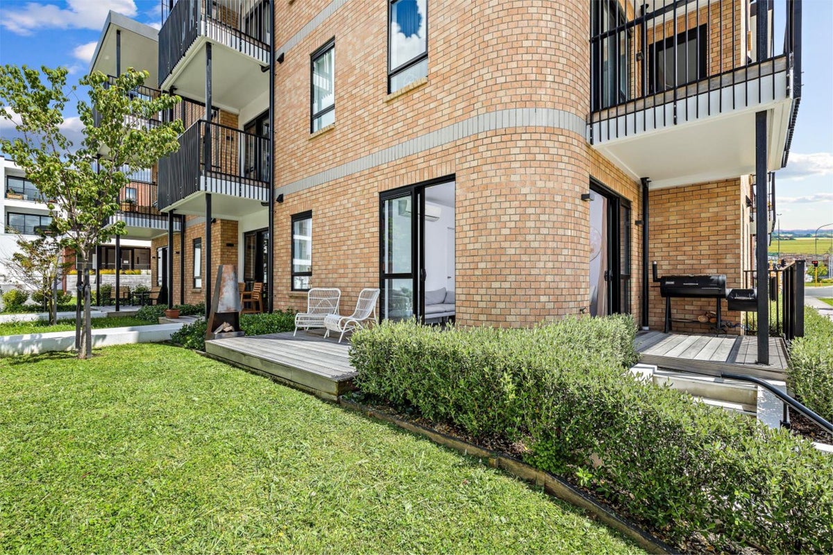 5/77G Hobsonville Point Road, Hobsonville, Auckland - Carousel 1