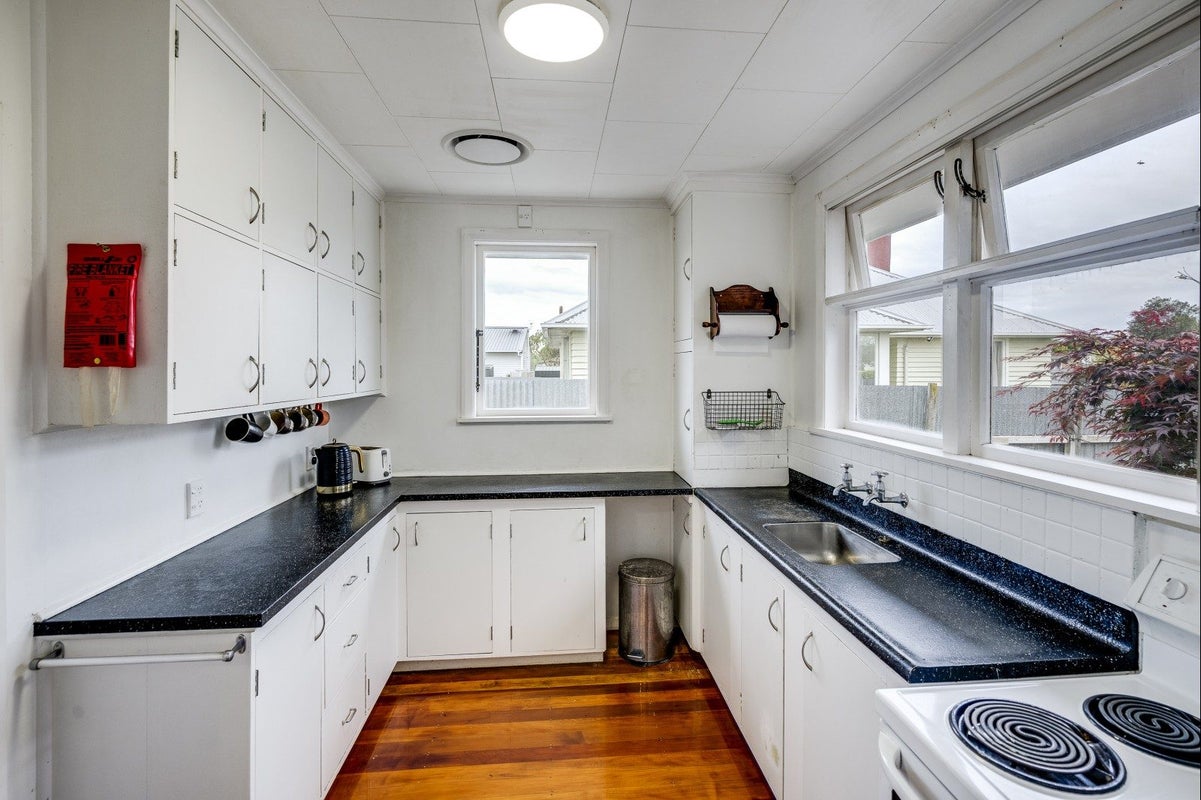 20 Neal Crescent, Onekawa, Napier - Carousel 1