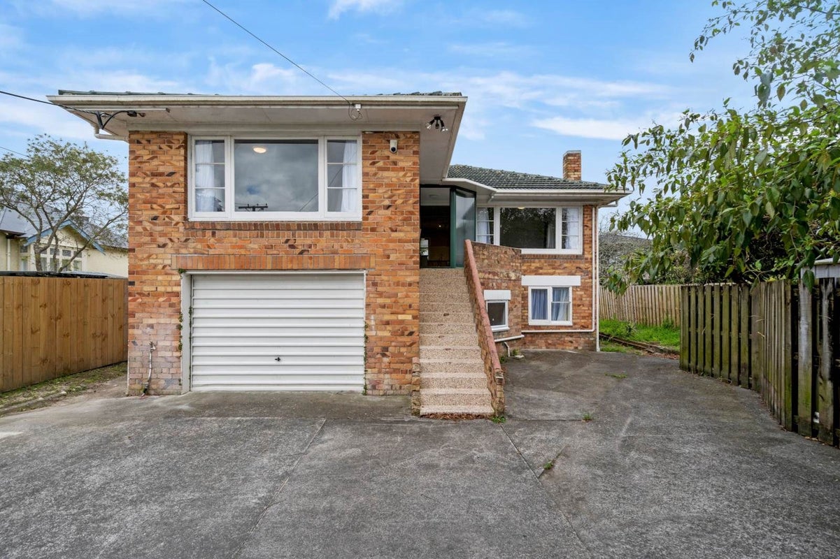 58 Delta Avenue, New Lynn, Auckland - Carousel 1