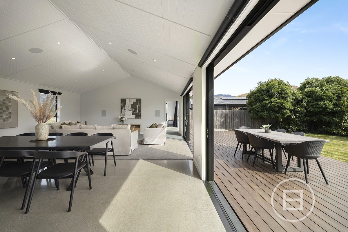 6 Mulbury Way, Lower Shotover, Queenstown - Carousel 2