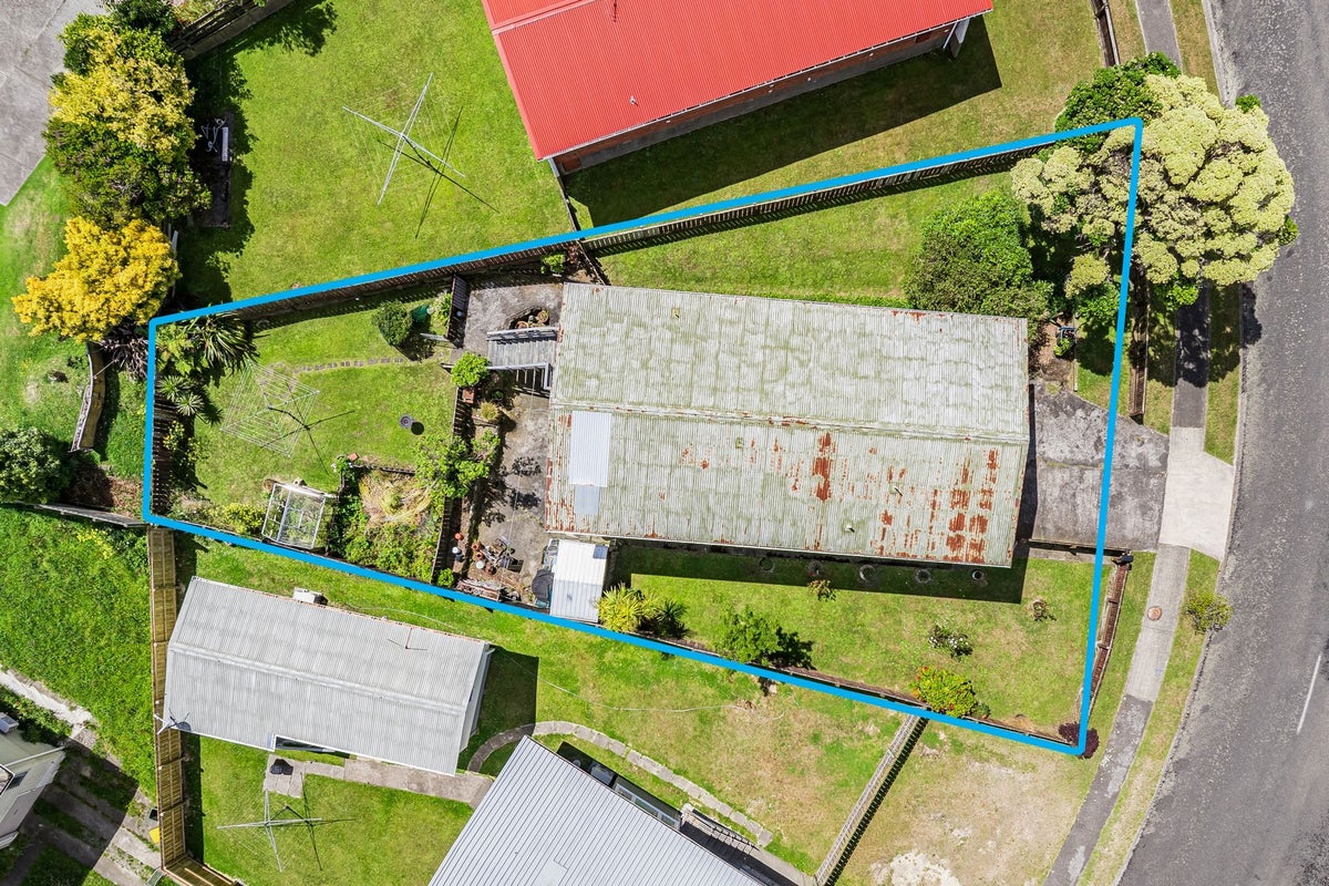 19 Sombrero View, Ascot Park, Porirua - Carousel 25