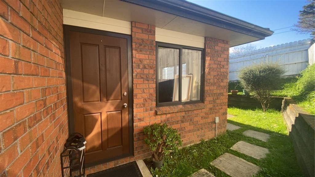 31A Hilltop Road, Flat Bush, Auckland - Carousel 1