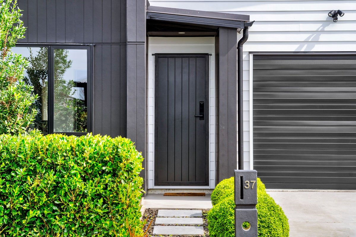 37 Rosslands Avenue, Karaka, Papakura - Carousel 2