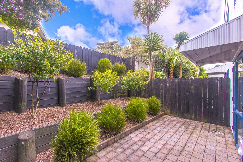 8/71 FERNHILL WAY, Oteha, Auckland - Carousel 16
