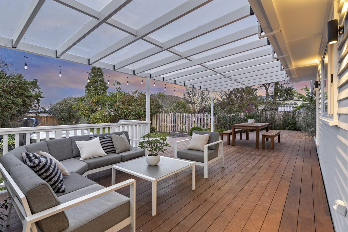 2 Hamilton Place, Glenfield, Auckland - Carousel 2
