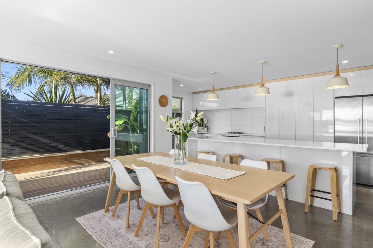 5 Piper Way, Glen Avon, New Plymouth - Carousel 2