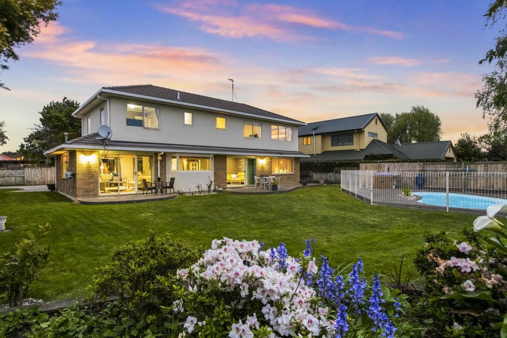 18 Canaandale Drive, Flagstaff, Hamilton - Carousel 1