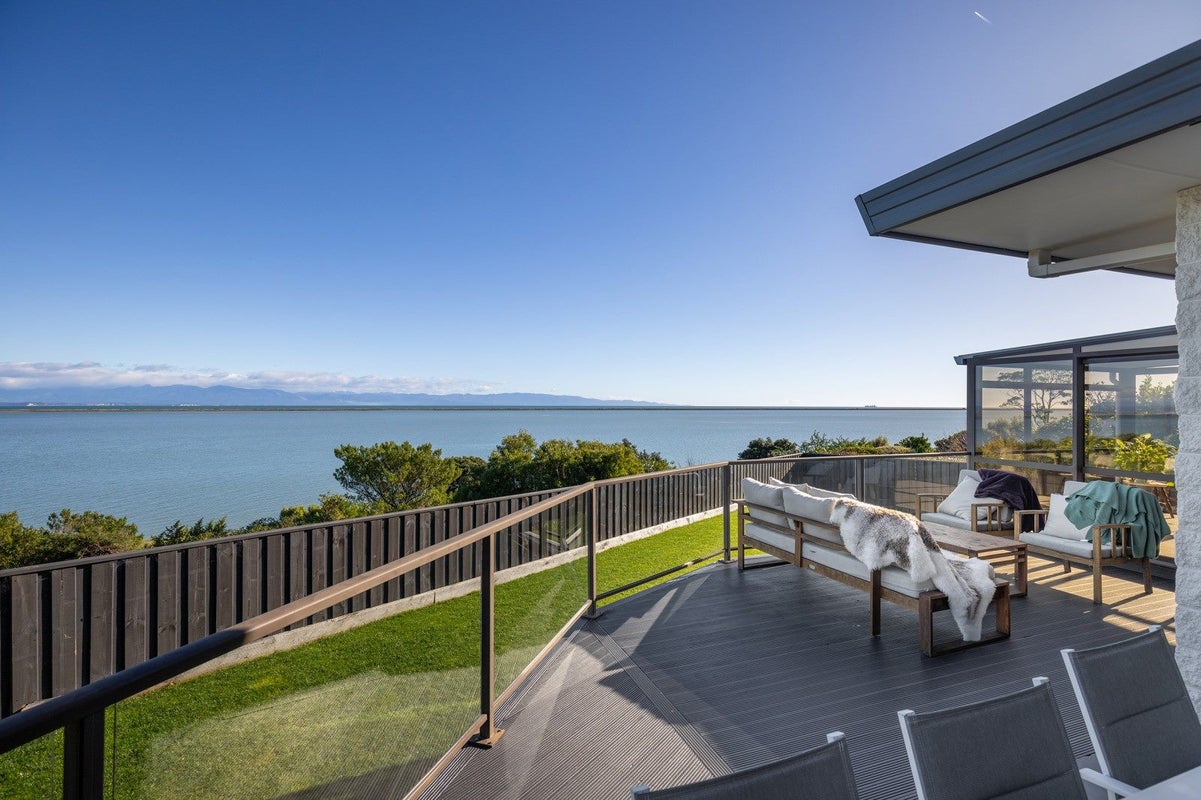 21 Avonbank Place, Marybank, Nelson - Carousel 1