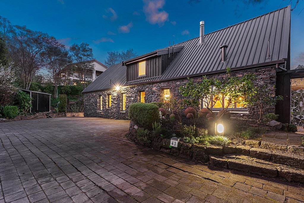 43 West Lynn Road, Titirangi, Auckland - Carousel 1