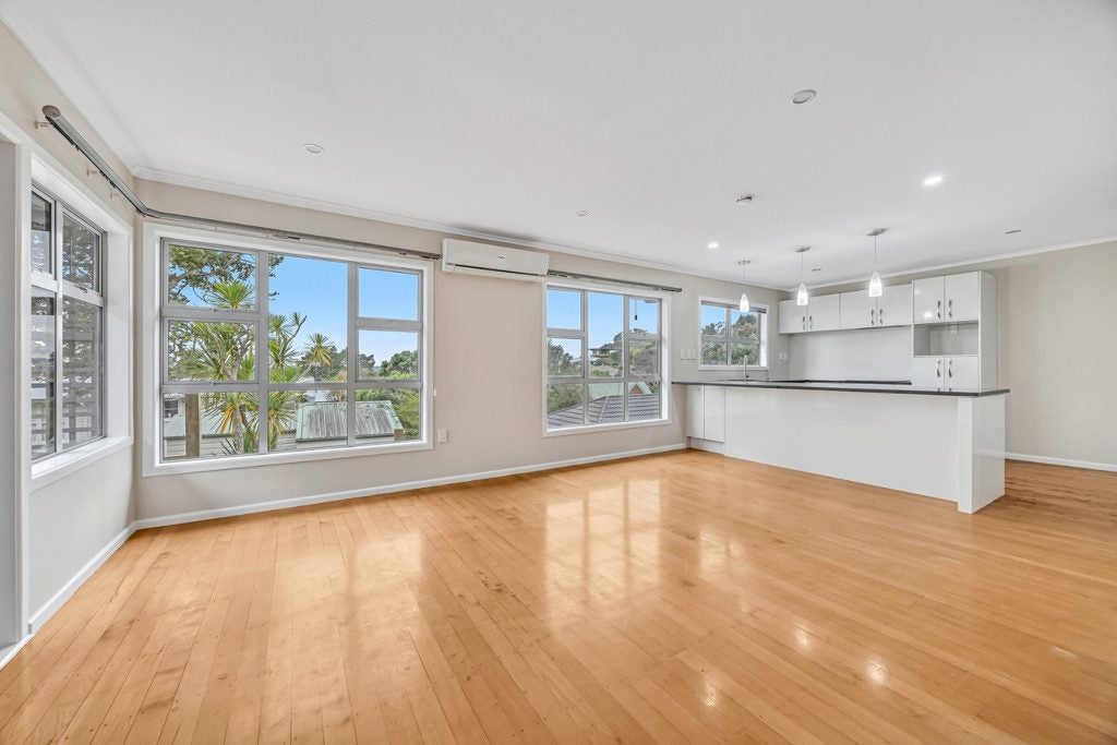 33B Fairmount Road, Titirangi, Auckland - Carousel 2