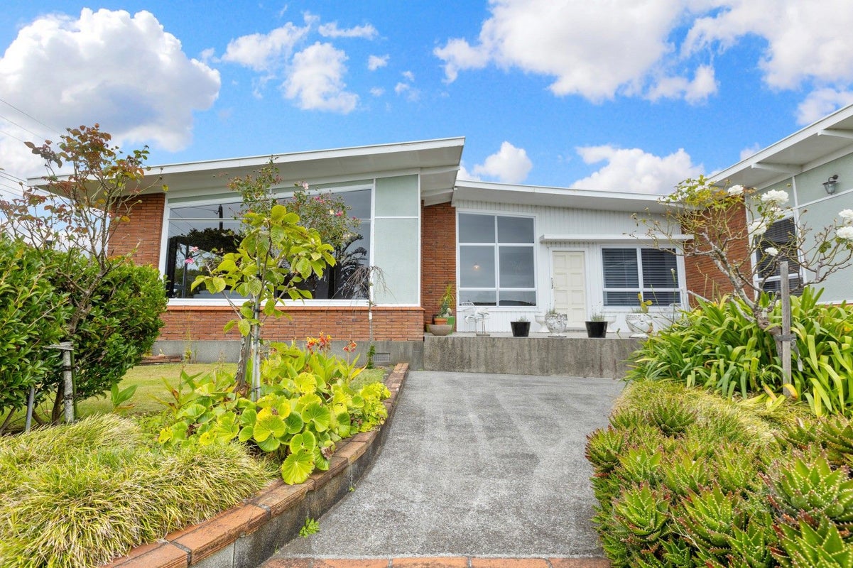 216 Mangorei Road, Merrilands, New Plymouth - Carousel 2