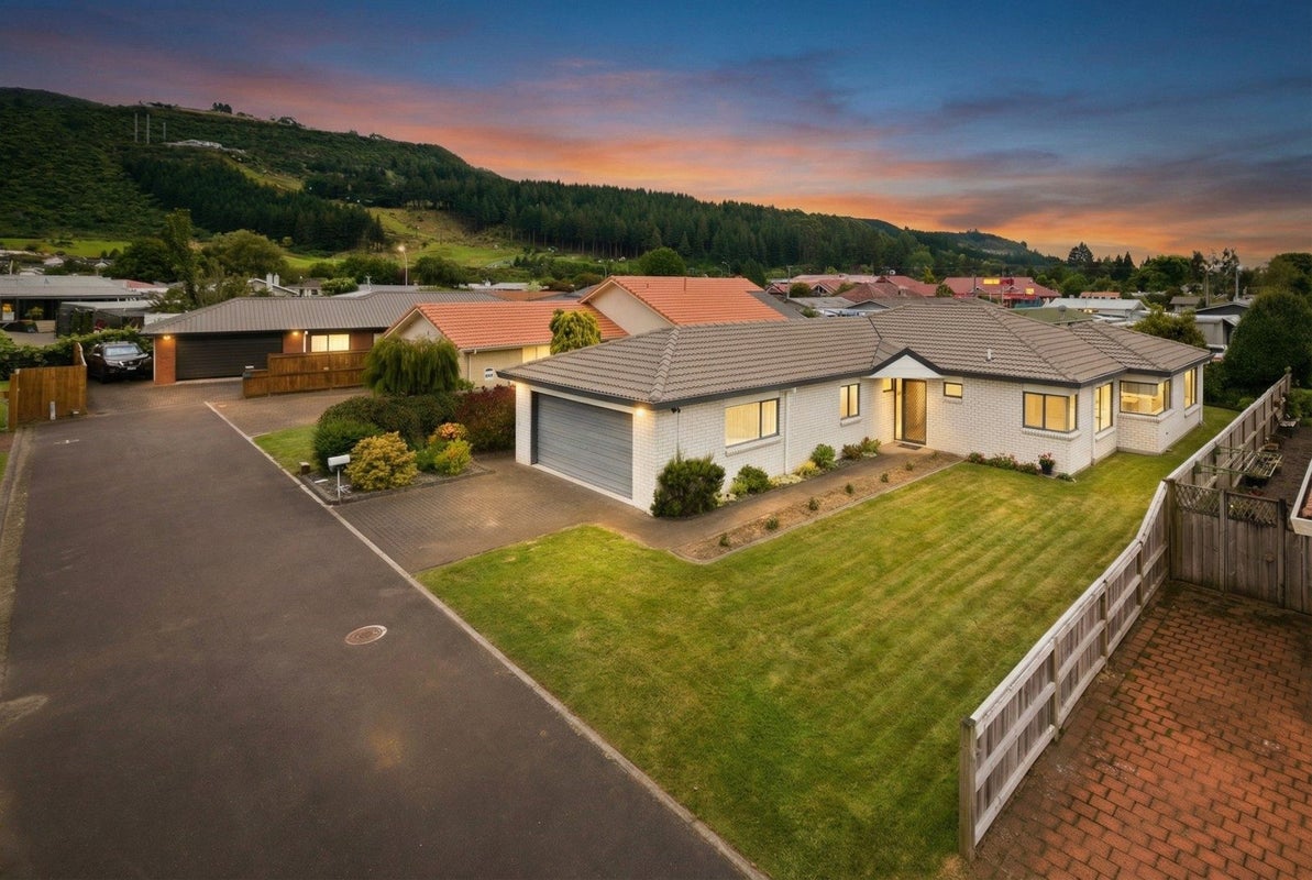 9 Ashmore Place, Fairy Springs, Rotorua - Carousel 1