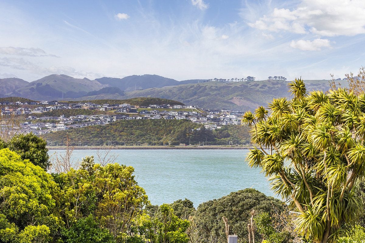 43 Waiuta Street, Titahi Bay, Porirua - Carousel 2