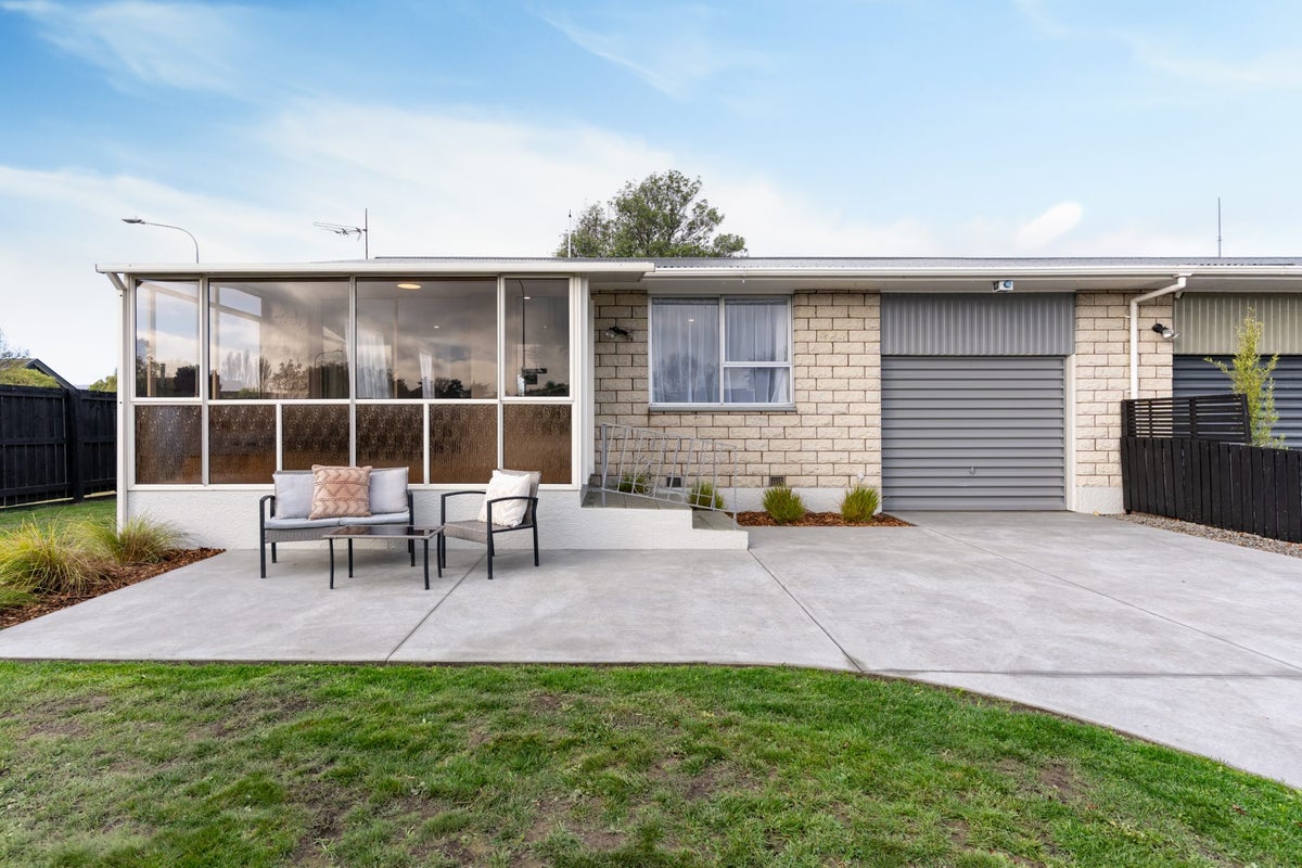 2/36A Staffa Street, Woolston, Christchurch - Carousel 1