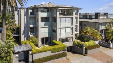 2/0 Gladstone Road, Parnell, Auckland - Carousel 1