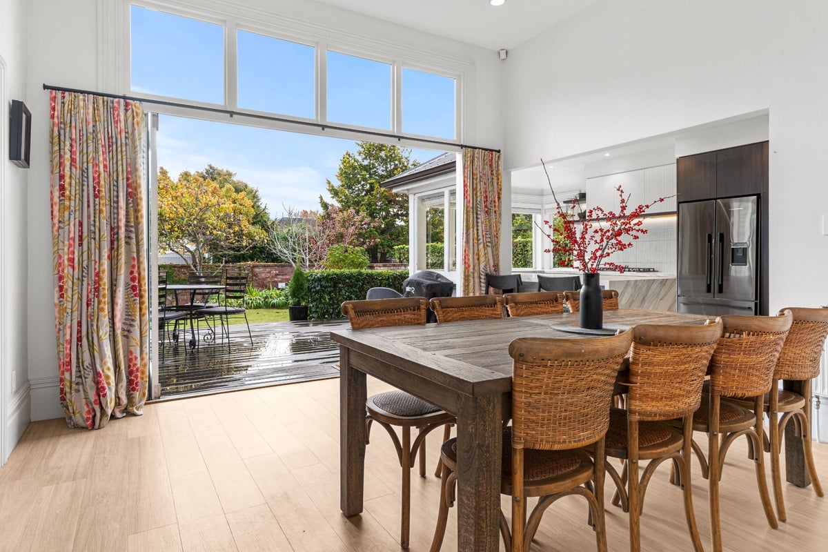 8 Aikmans Road, Merivale, Christchurch - Carousel 2