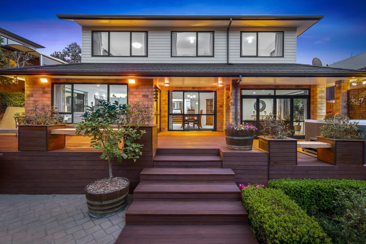 23 Phoenicia Court, The Gardens, Auckland - Carousel 2