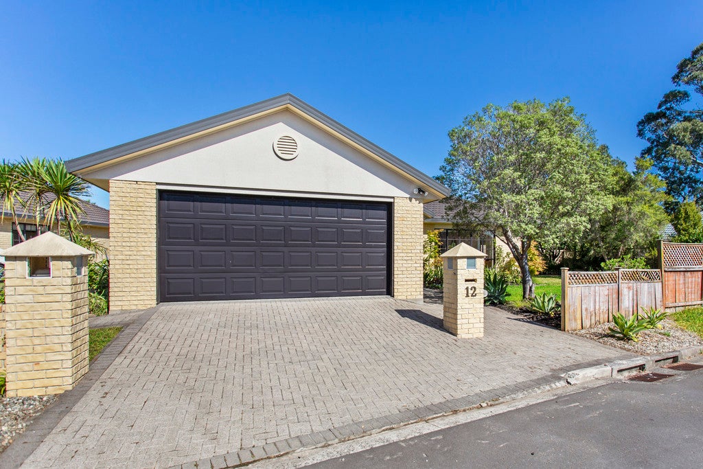12 Kalgan Place, Burswood, Auckland - Carousel 2