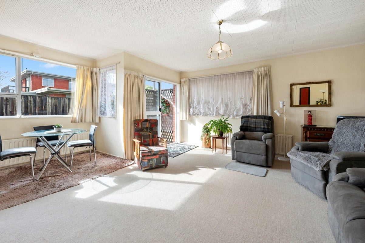 21B Grey Street, Glenholme, Rotorua - Carousel 2