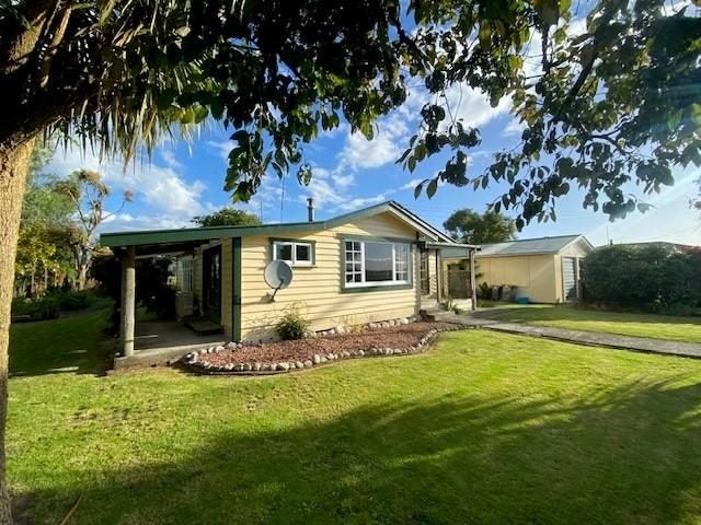 4250 State Highway 7, Blackball - Carousel 1