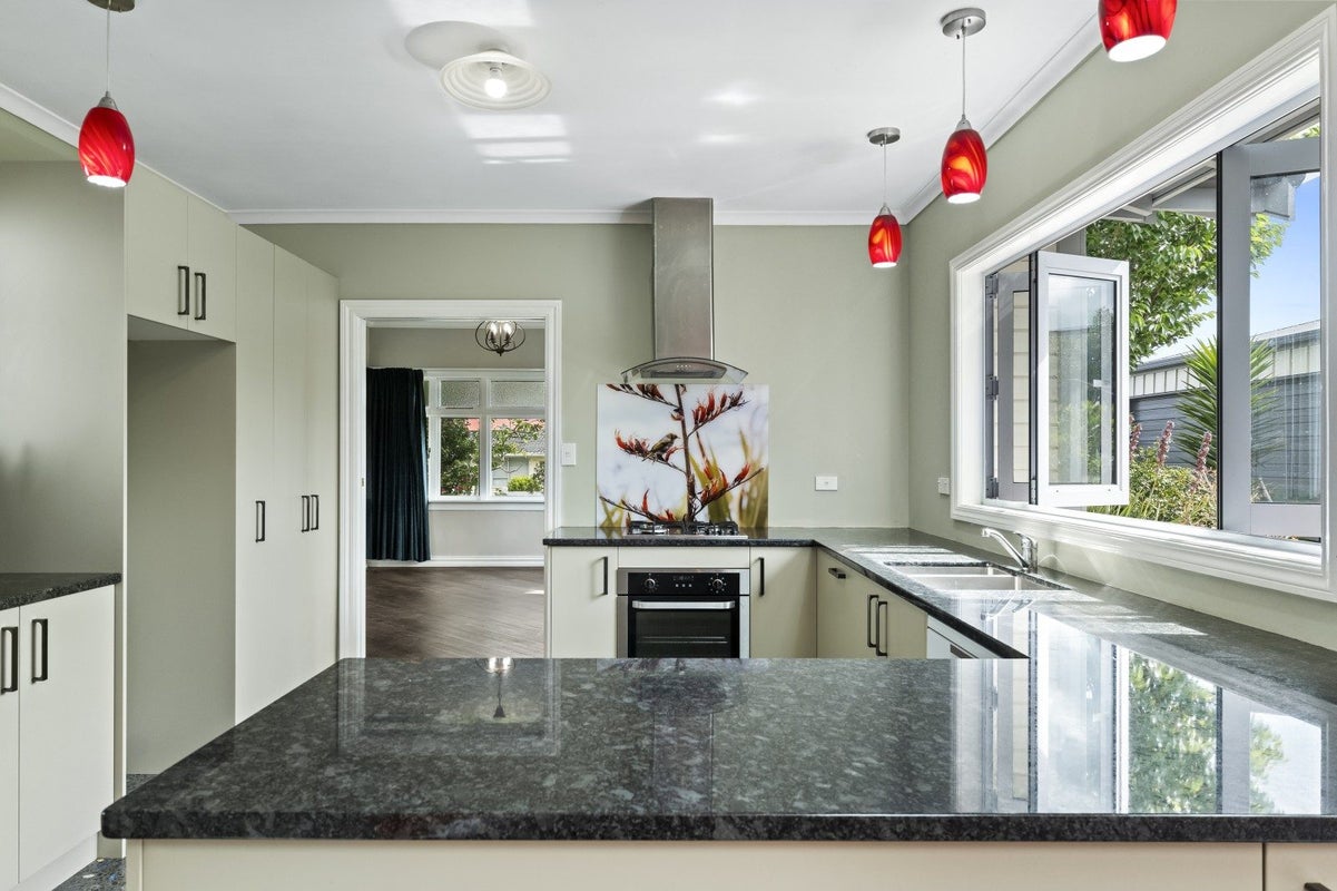 263 Carrington Street, Vogeltown, New Plymouth - Carousel 2