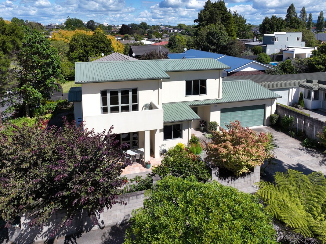 20 Ranfurly Avenue, Fairfield, Hamilton - Carousel 1